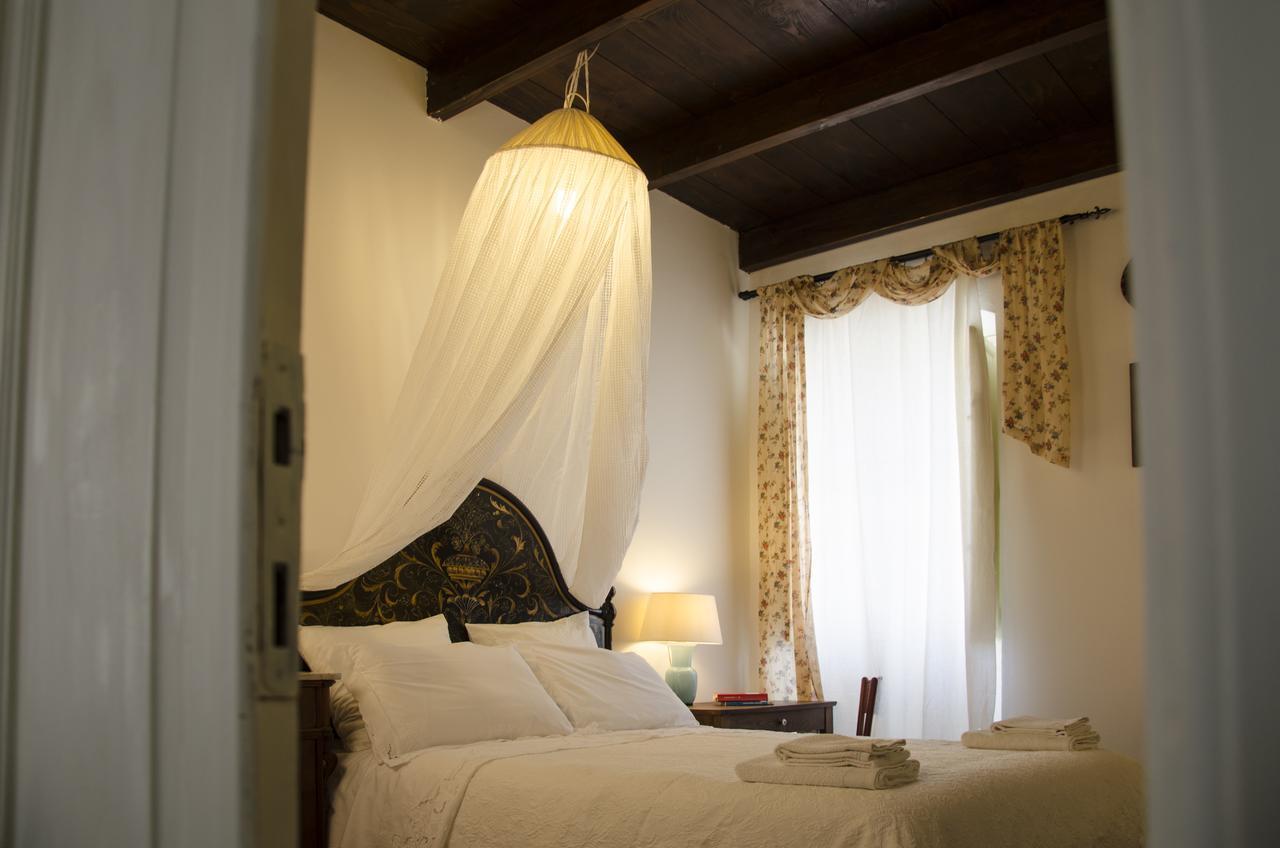Usini Antica Casa Cristofori Bed & Breakfast エクステリア 写真